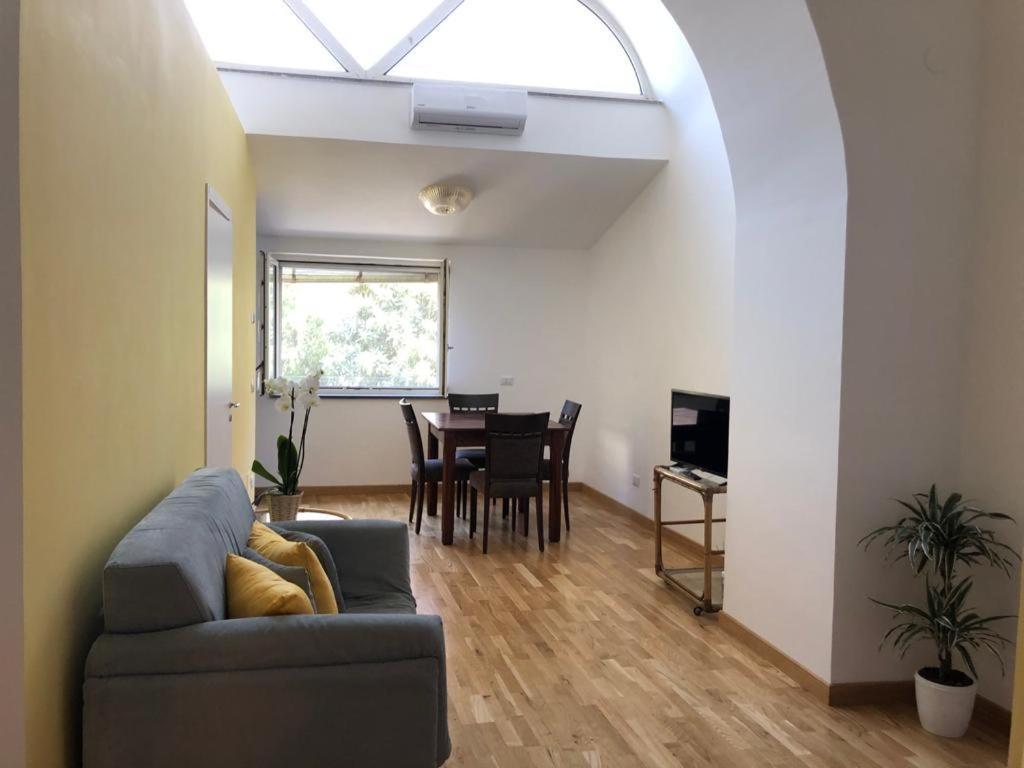 William Apt Sorrento Luaran gambar