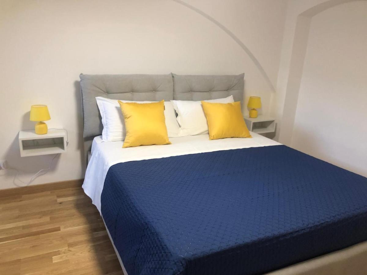 William Apt Sorrento Luaran gambar